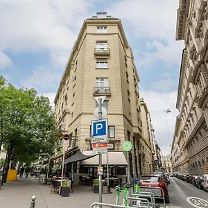 Apartment Amora Homes Breathless Panorama Basilica With Balcony Need Reservation For Free Parking, Budapest